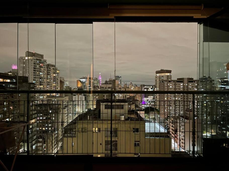 Apartment Large 1 Bedroom 2 Balconies And A Work Space *